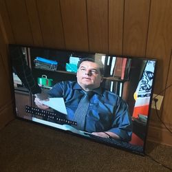 Sharp 60in Smart Tv W/mount and Remote