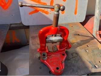 RIDGID No.23 Bench Yoke Pipe Vise - 1/8" to 3" - Model 40090