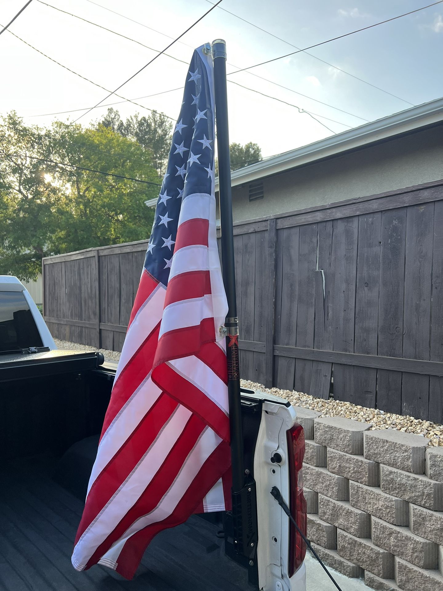 Dirt Dynamix Universal Truck Flag/umbrella Mount With American Flag