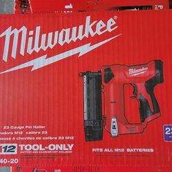 Milwaukee Pin Nailer 
