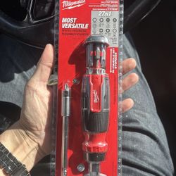🔥NEW Still In Box-Milwaukee 27-In-1 Ratcheting Multi-Bit🔥