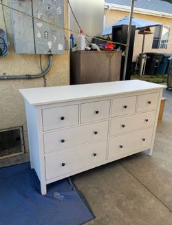8 drawer white IKEA dresser !
