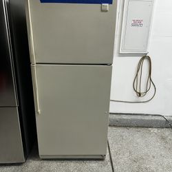 Whirlpool Top Freezer Refrigerator