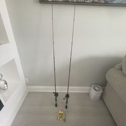 2 slingshot fishing rods and thill premium balsa floats