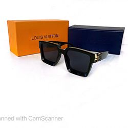 New LAV Sunglasses 😎 Square Black Gold