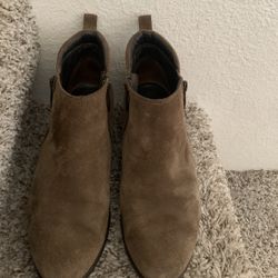 2 Pairs Of Boots 