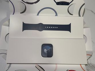 Apple Watch Series 9 45mm GPS – Brand New