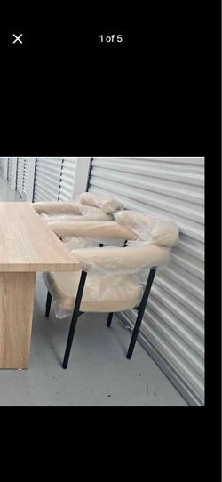 4 SET BRAND NEW DINING CHAIRS