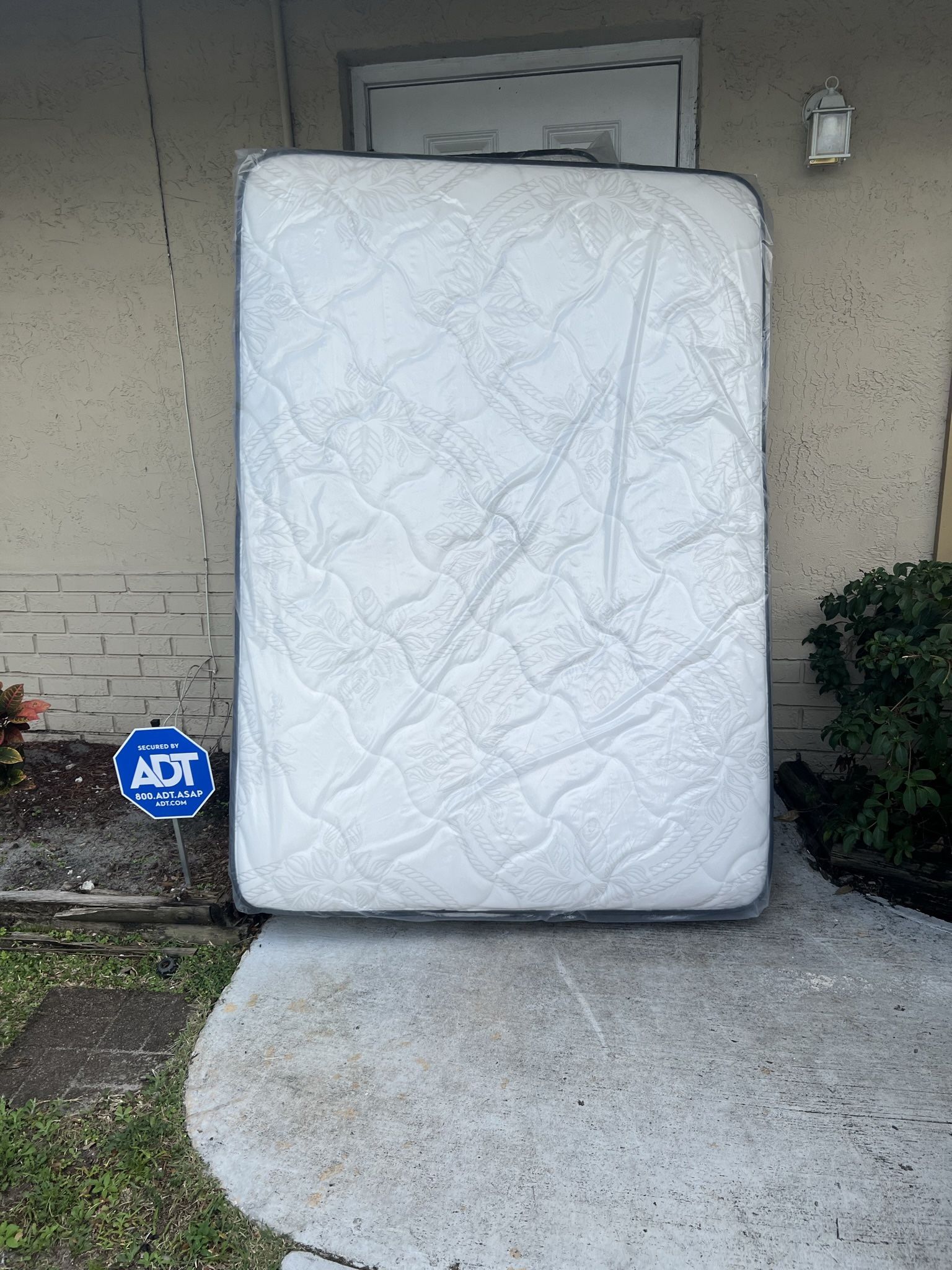 Mattresses: twin full  queen regular  Colchon Nuevo Colchones plush or pillow top available cama bed mattress