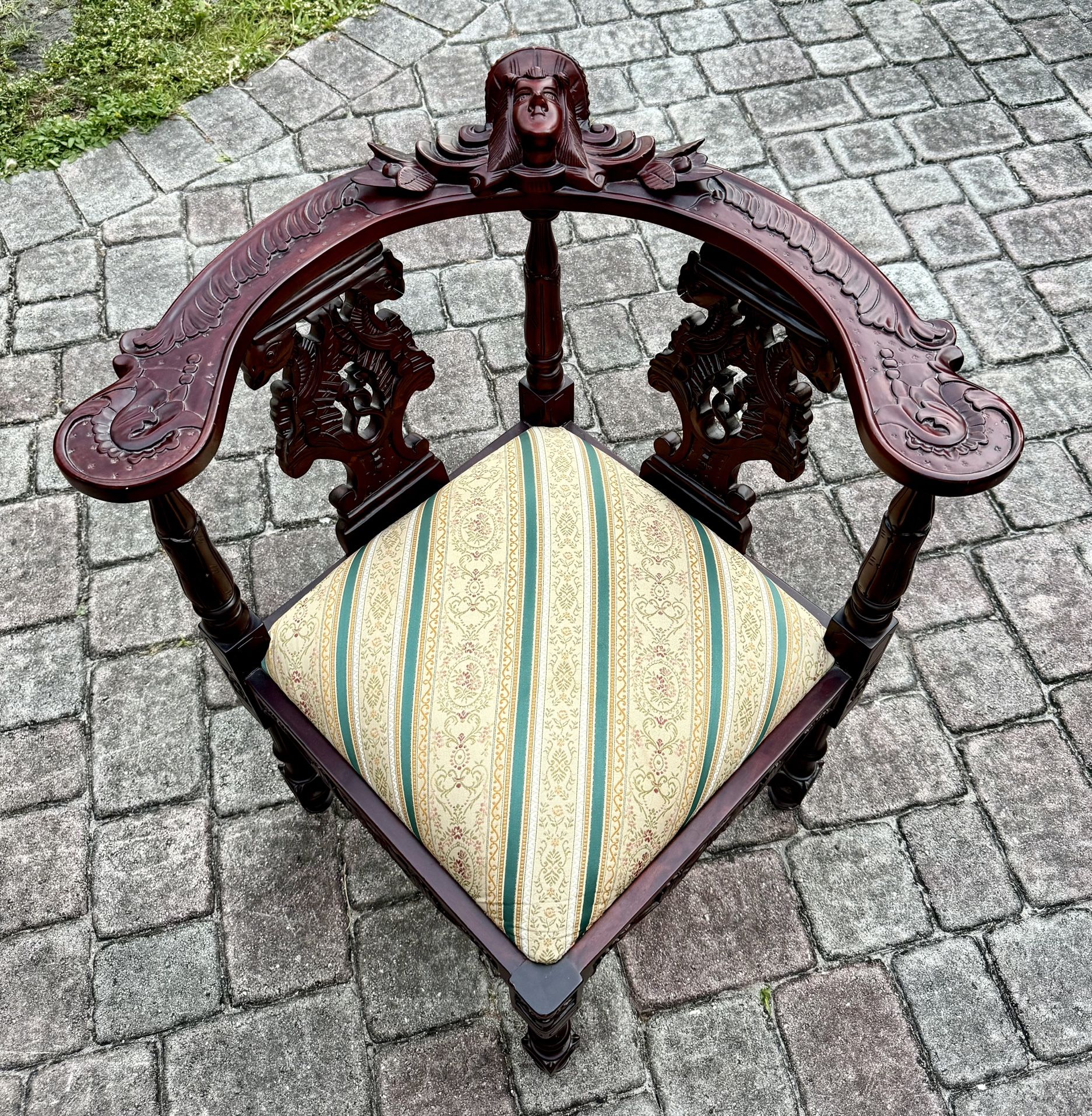 ⭕️ Antique Victorian Corner Side Wood Carved Chair