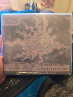 Pitching black etb Pokémon Center