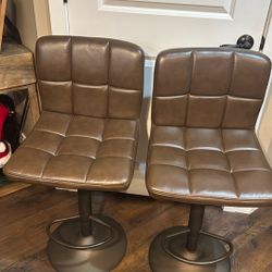 Adjustable Height And Swivel Barstools