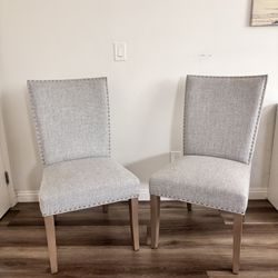 Accent Chairs 