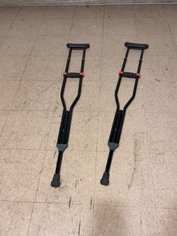 Underarm Crutches