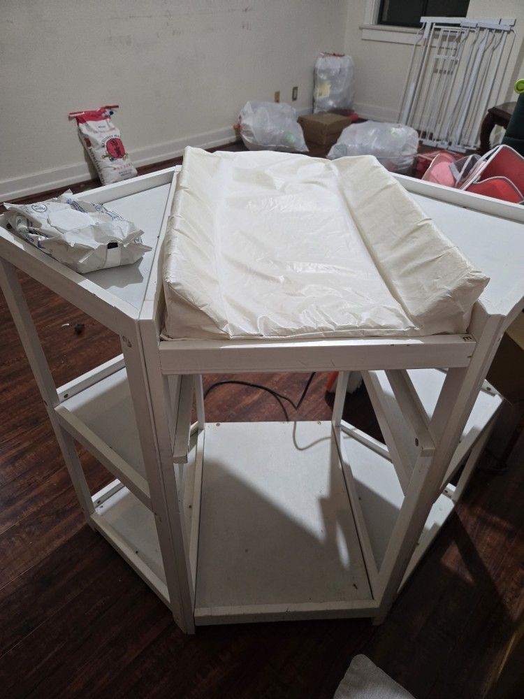 Corner Diaper Changing Table For Babys