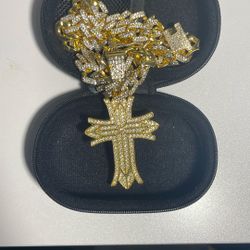 Real Diamond Tested Moissanite Chain And Pendant 