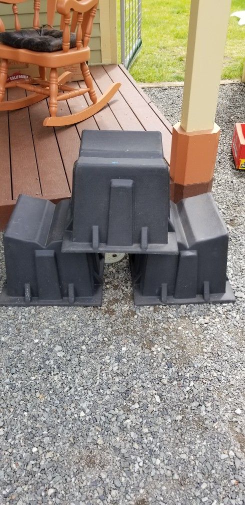 Pontoon Winter Storage Blocks
