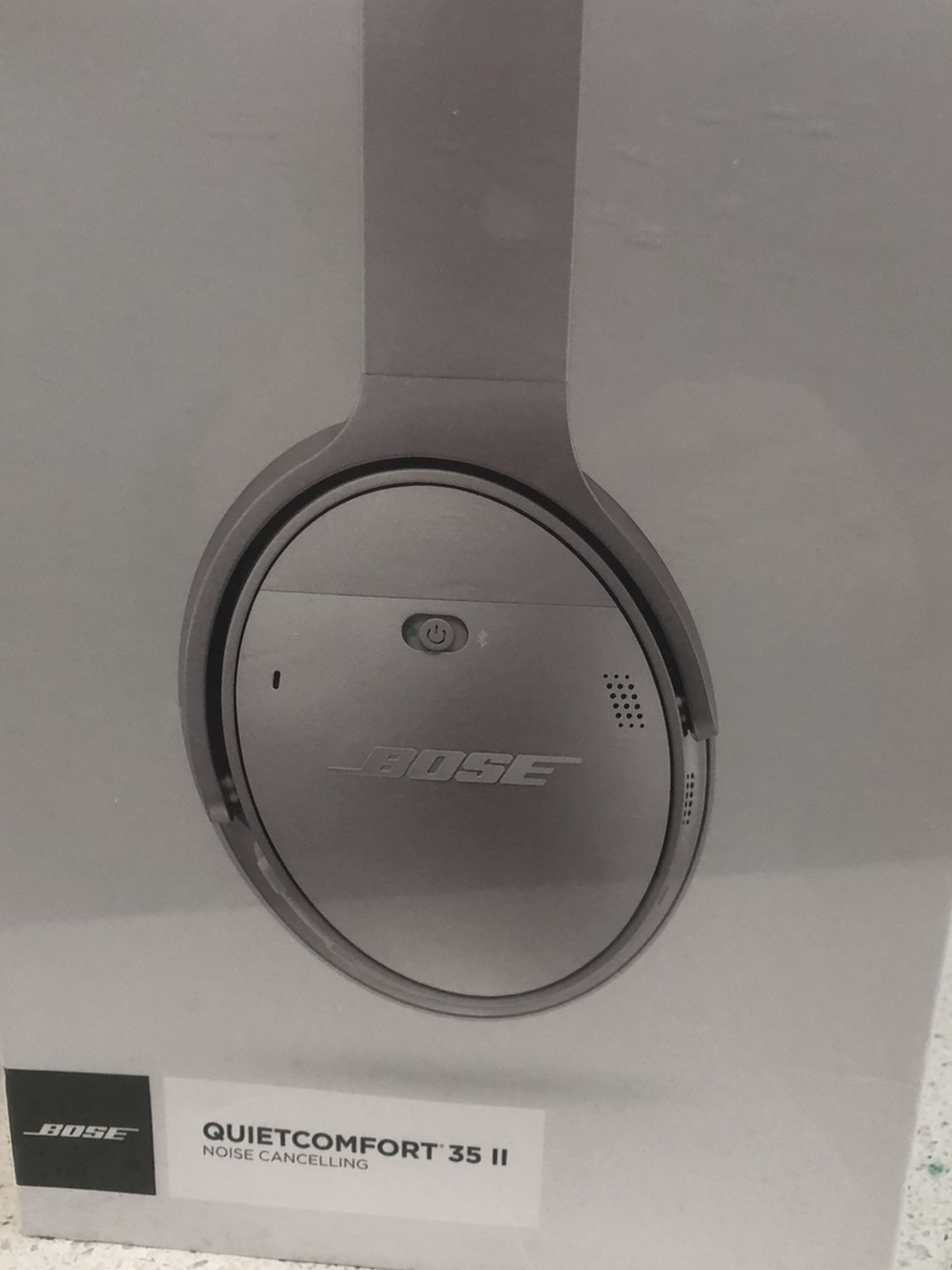 Brandnew Bose QuiteComfort 35 II Wireless Noise Cancelling Headphones