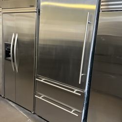 VIKING 36”WIDE BUILT IN STAINLESS STEEL BOTTOM FREEZER 
