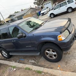 2004 Ford Explorer