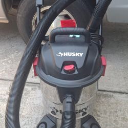 Husky Wet & Dry Vacuum 