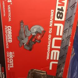 Milwaukee M18 Saw