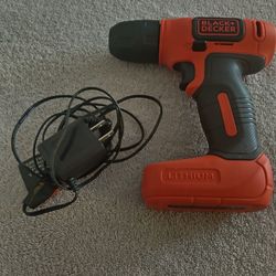 BLACK & DECKER 8V RECHARGEABLE DRILL