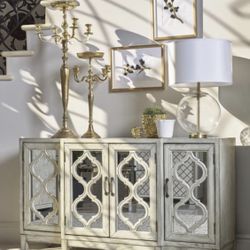 4-door Accent Cabinet Antique White