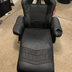 reclinable Gaming Chair (NEED GONE)!