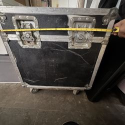 Need GONE Flight Case See Measure In Photo 