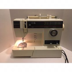 Singer Sewing Machine Model 6233 With Foot Petal