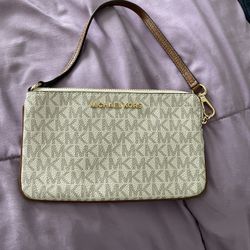 Michael Kors Wristlet