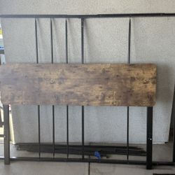 Queen Size Metal Wood Bed frame 