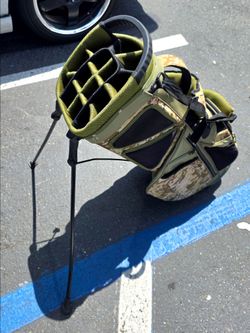Maxfli 14 Slot Top Honors + Smart lift Men's Stand Bag Camouflage digital camo *Damaged leg* bent still works and stands