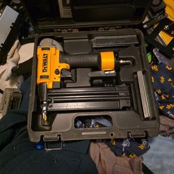 Dewalt  Air Brad Nailer