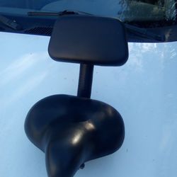 Bike seat with backrest