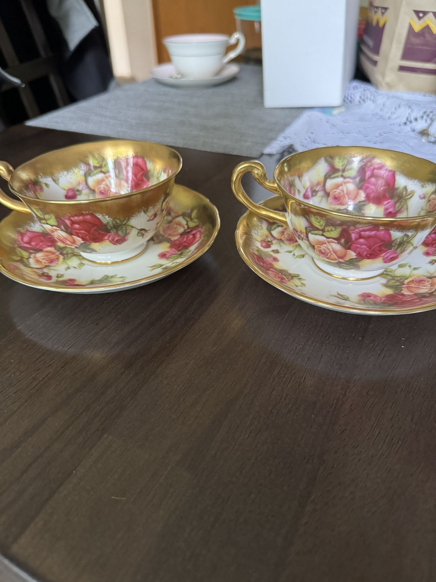 Royal Chelsea Golden Rose Tea Cup Set