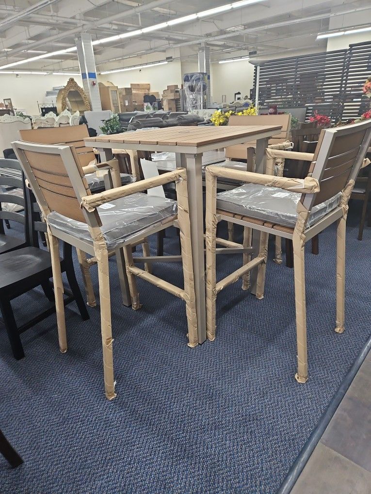 Bar Nigth Table And Chair