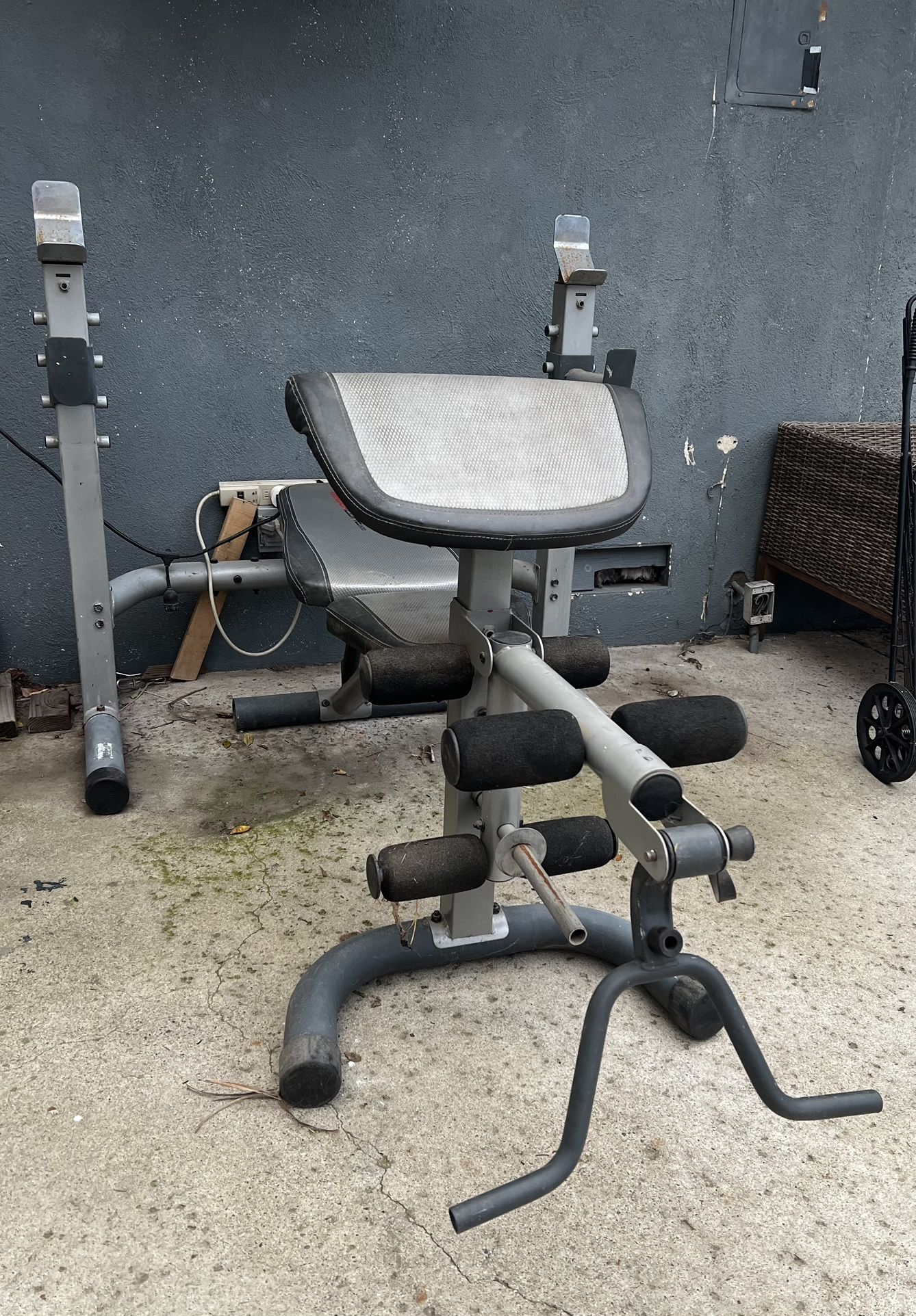 Weider Core 600. Weight Bench And Leg Lift for Sale in Grand Terrace CA OfferUp