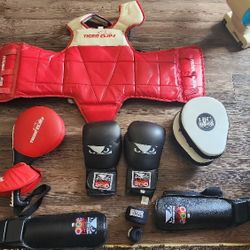 Boxing Gear Gloves Pads 