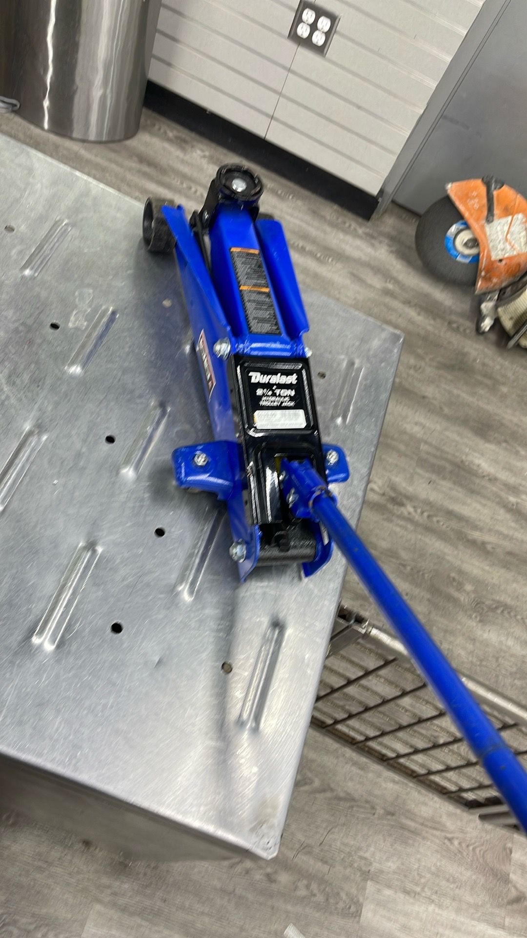 Harbor 2 ton jack