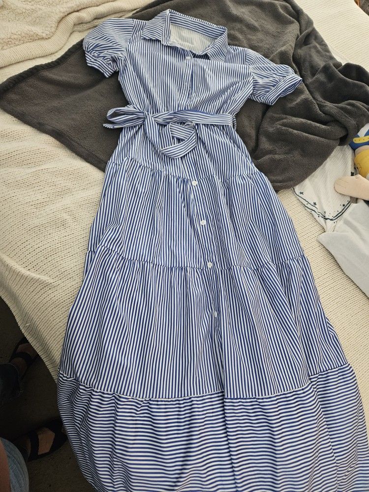 Size L . USED ONCE. PET FREE SMOKE FREE HOME