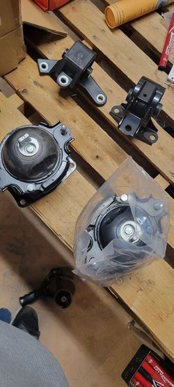 2009-----2015 Honda pilot 3.5  4 piece motor and transmission mount set
