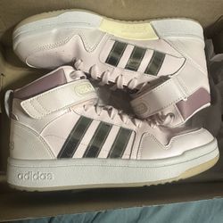 Women’s Adidas Shoes
