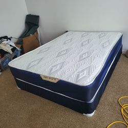 NEW FULL SIZE SET MATTRESS AND BOX SPRING - 2PCS