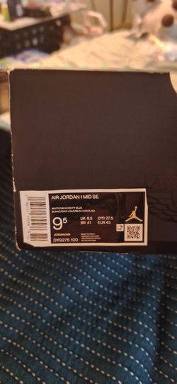 AIR JORDON 1 MID SE WHITE UNIVERSITY BLUE SIZE 9.5 