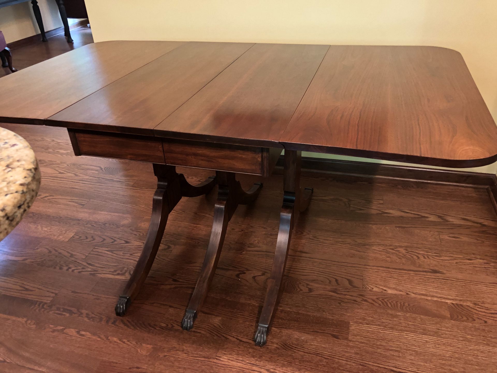 1940’s Duncan Phyfe table and chairs.