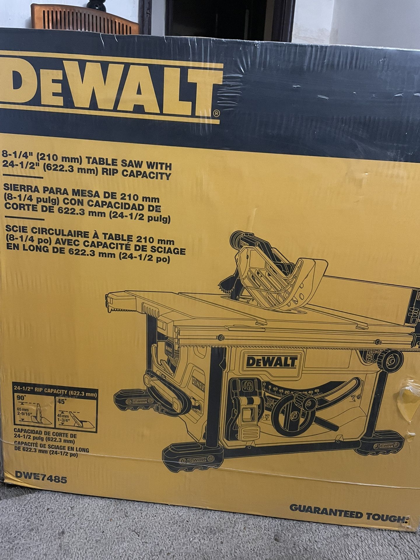 8-1/4" (210 mm) TABLE SAW WITH 24-1/2" (622.3 mm) RIP CAPACITY