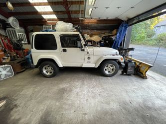 Jeep Year 2000 6 Cylinder 4.0 Engine with Plow