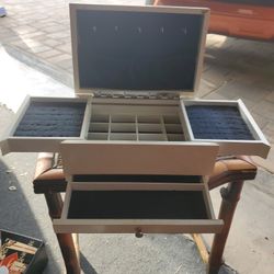 White jewelry and ring Box